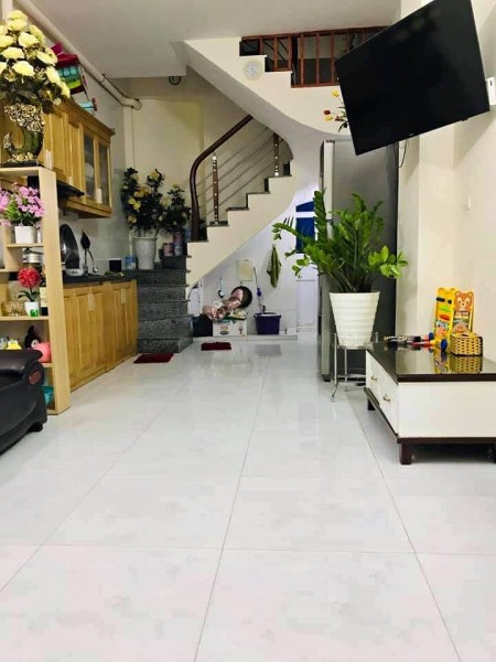 Bán gấp nhà đẹp ngõ rộng gần Pháo đài Láng 50M x 3t giá 5 TỶ