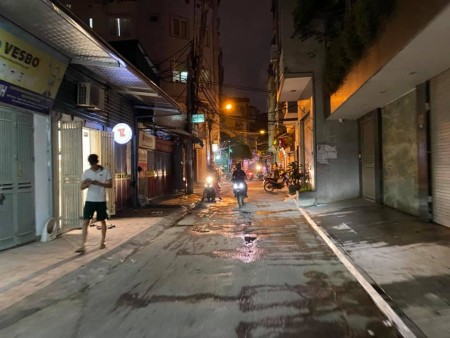 NHÀ QUÁ ĐẸP. HOA BẰNG CẦU GIẤY XỨNG ĐÁNG ĐỒNG TIỀN BÁT GẠO. GIÁ 4.5 TỶ