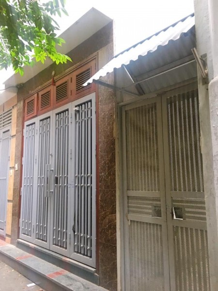 Bán nhà 4 tầng phố Đội Cấn, 32m2, mặt tiền 4m giá siêu hời hơn 2 tỷ, ngõ nông chính chủ