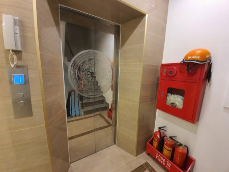 Mặt phố Trung kính, 161m2, 8 tầng, vỉa hè rộng nhỉnh 45 tỷ