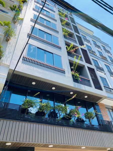 Bán tòa nhà 100m2, 9 tầng phố Kim Mã Thượng, Linh Lang, Ba Đình