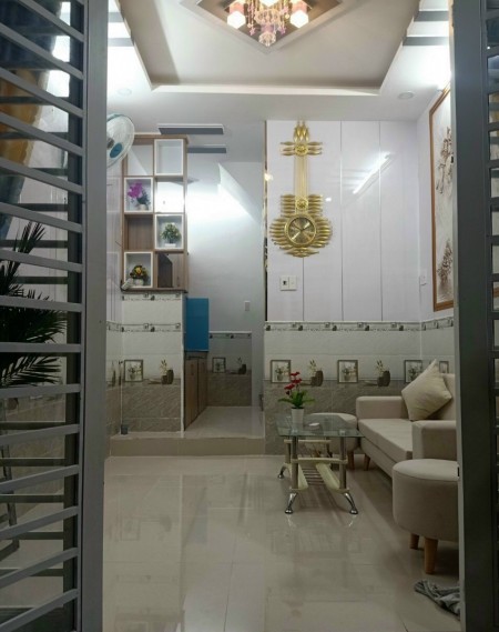 Bán nhà Ni Sư Huỳnh Liên 20m2, 4 tầng vào ở ngay, q tân bình, chỉ 2 tỷ 56