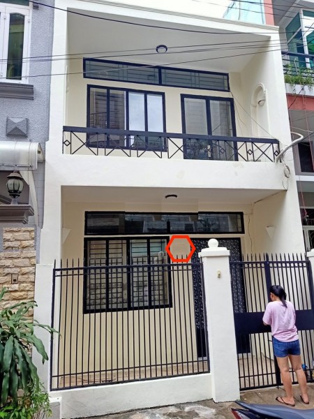 Nhà HXH Lê Văn Sỹ 4.5x15m trệt, lầu. 2pn, chỉ 13tr/th.