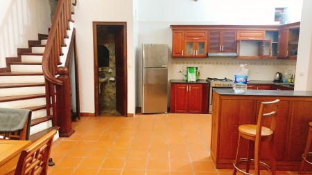 Bán Nhà ngõ Tứ Liên giá 4.5 tỷ diện tích 32m2, mặt tiền 3.5m xây 5 tầng đẹp