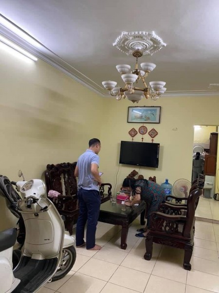 Nhà phố Vip Nguyễn Sơn, ô tô, ba bước ra phố 44m2, 3 Tầng, Gía 3,7 Tỷ