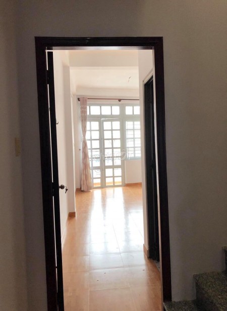 Cho thuê phòng trọ 28m2 Full nội thất, nhà mặt tiền Phú Nhuận mới xây