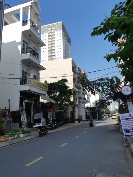 Nhà hẻm xe hơi đường số Lý Phục Man P.Bình Thuận dt 4x15m,trệt lầu,giá 5.9 tỷ