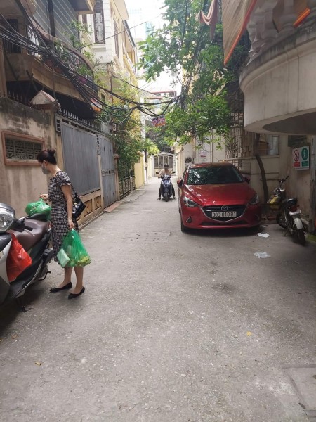 TÂY SƠN TRUNG TÂM QUẬN ĐỐNG ĐA Ô TÔ ĐỖ CỬA 3,X TỶ ( X mầm non )