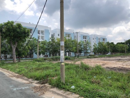 BÁN ĐẤT LONG AN 125M2 1 TỶ 3, GIÁP RANH BÌNH CHÁNH, SHR, TỰ DO XÂY DỰNG