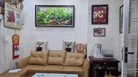 Tôi cần bán gấp nhà trong ngõ 176 Trương Định, giao giữa quận Hoàng Mai và Hai Bà Trưng, Hà Nội.
