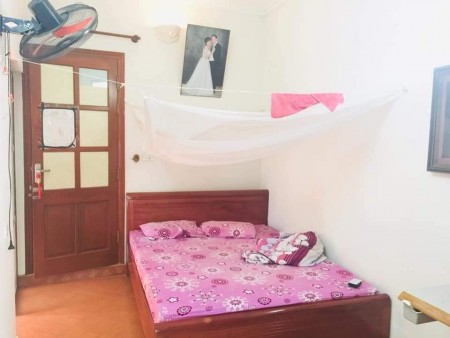 Cần bán nhà Sổ Đỏ 38m2 Ngõ 145 thông Vĩnh Hưng Tân Khai Giá 1,8 tỷ