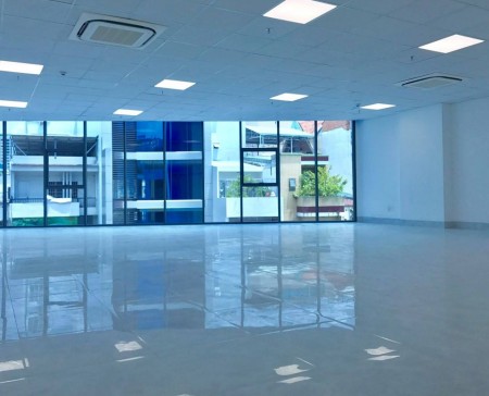 Cần cho thuê mặt bằng văn phòng phố Nguyễn Xiển, Diện tích 100m2 16 triệu miễn trung gian
