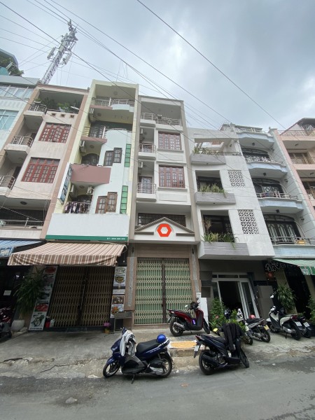 CHDV Hoàng Sa Q1, 4.2x15m trệt, lửng, 3lầu. 8pn, 7wc.