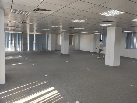 Cho thuê tòa nhà phố hoàng văn thái thanh xuân diện tích 100m2 x 6 tầng, hầm để xe
