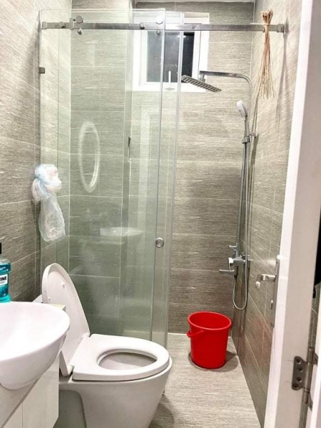 Bán nhà Lạc Long Quân, chỉ 4 tỷ, 57m2, hẻm 3,5m
