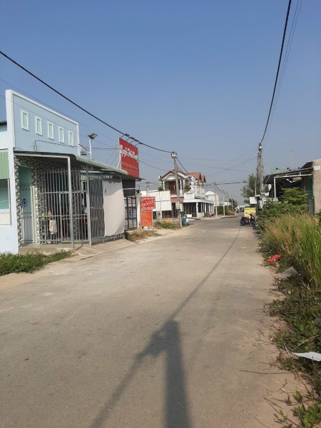Kẹt tiền bán gấp đất 125m2, giá 1ty3, có sổ hồng riêng, ngay mặt tiền TRẦN VĂN GIÀU