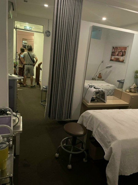 Nhà cho thuê nguyên căn MT đường lê Thị Riêng, Bến Thành Quận 1 - trệt 5 lầu 4x20m ngay vòng xoay ngã 6 Phù Đổng
