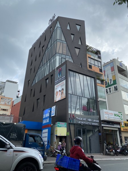 Nhà cho thuê nguyên căn MT đường Võ Thị Sáu quận 3 - hầm trệt lửng 6 lầu (6x20m)