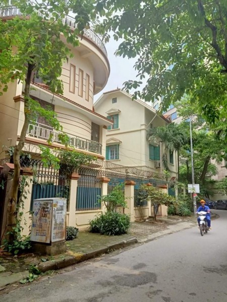 Bán nhà mới quận Tây Hồ Xuân La 65M2 MT4M giá 12.5 Tỷ Vị trí siêu Vip
