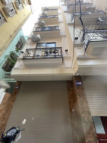 Cần bán nhà vị trí trung tâm phố Đội Cấn, Ba Đình 50m2, 3 tầng, 3,6 tỷ.