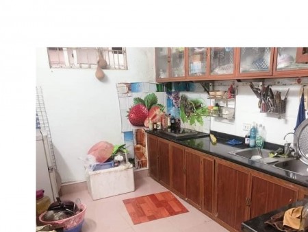 Bán nhà Quận Cầu Giấy, an sinh tốt, đi lại thuận tiện. DTSD 200m2, 3 tỷ