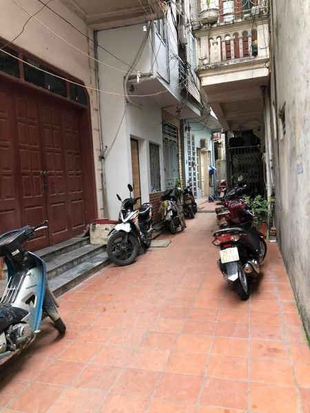 Hơn 50tr/m có ngay 50m MT5m, trước nhà xe ba gác tránh ở Ngọc Thụy, Long Biên.