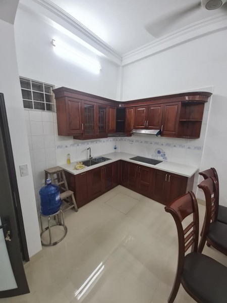 CHỈ 3.95 tỷ có nhà 41m2 HOÀNG QUỐC VIỆT 50M ra phố