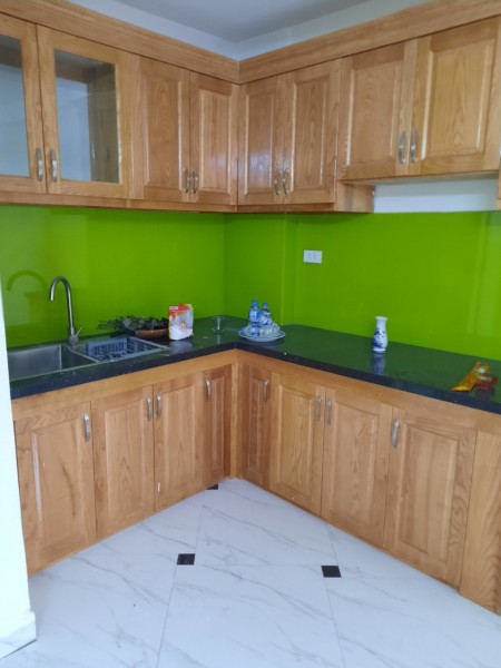 Nhà mới Hoàng Liệt ở ngay, 5 tầng 40m2 chỉ 2.6 tỷ, ngõ ba gác tránh
