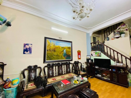 Nhà Đẹp – Giáp Hồ Đền Lừ, Nhà Nguyễn Đức Cảnh, 37m2, 4 Tầng, giá 3,3 tỷ.