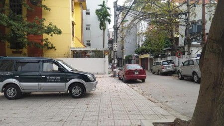 Bán biệt thự Tây Hồ Đặng Thai Mai vị trí siêu đẹp - 125m2 - MT10m - Ô TÔ vào nhà - Sổ Đỏ chính chủ