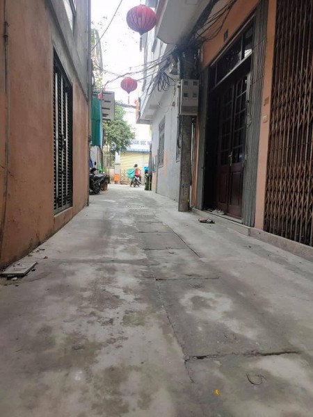 Bán nhà phố Khương Hạ,TX,HN.DT:28m2*3T,MT3,4m,giá 3,15 tỷ.LH: Thanh0977686830