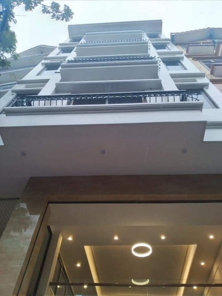 Tôi cần bán gấp nhà 10 tầng phố Giảng Võ DT 108 m, mặt tiền 6.3 m.