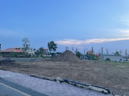 ĐẤT NỀN thổ cư mặt tiền chợ Thạnh Phú