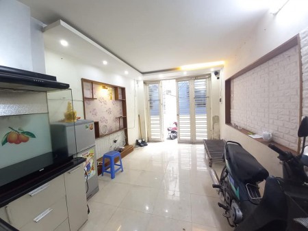 Đội Cấn 35m2x5 tầng, ô tô gần nhà,dân trí cao, 3.8 tỷ