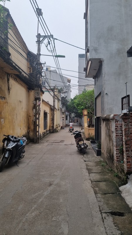 Đất Đông Ngạc 46m mặt tiền 3.7m ngõ ô tô phóng vù vù giá chỉ 3.2 tỷ