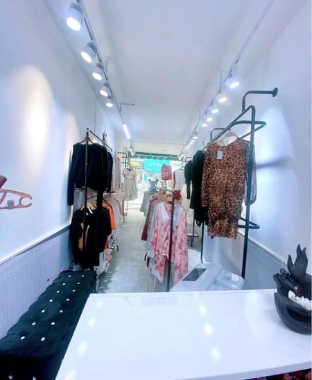 SANG NHƯỢNG CỬA HÀNG QUẦN ÁO 2 TẦNG KHÂM THIÊN HÀ NỘI