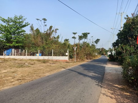 Đất MT Hồ Văn Huê TT. Cần Đước H. Cần Đước 130m2 giá 650tr