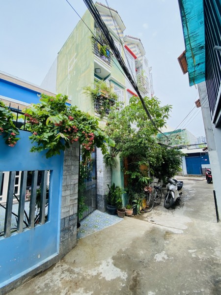 Bán nhà nhỏ 2 lầu hẻm 115 Phạm Hữu Lầu P. Phú Mỹ Quận 7 - Giá: 1.55 tỷ