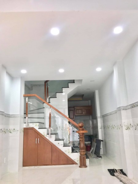Bán nhà Hẻm xe hơi 5m đường Âu Cơ Quận 11, 40m2 5 tầng 6.6 tỷ.