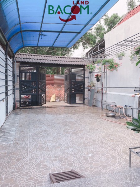 Giá: 3 tỷ 450 thương lượng. Bán nhà 2 mặt tiền dt 163m2 sổ riêng, đường ô tô P. Trảng Dài, Biên Hoà.
