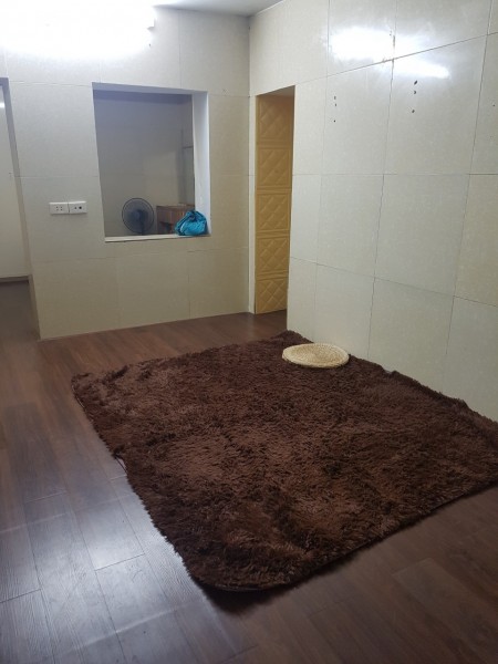 Cho Thuê Nhà Hoàng Quốc Việt dt 30m2 nội thất đầy đủ, gần mặt đường 0915724758