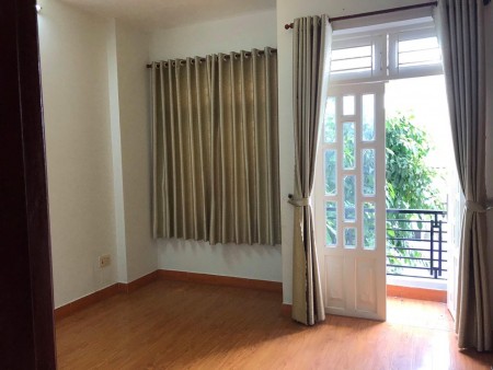 Nhà chính chủ 4 lầu MT đường gần Phan Văn Trị, 4x20, giá chỉ 7.6 tỷ, cho thuê 20tr/th, Lh0908473588