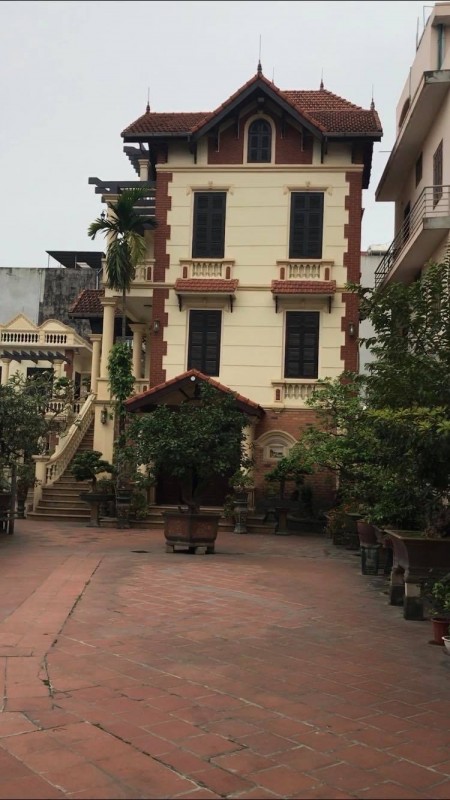 1000m2 đất SĐCC +1 Biệt Thự +1 nhà 2 tầng thêm vườn cây cảnh - Hồ cá KOI giá 32 tỷ
