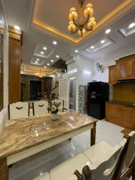 Nhà đẹp khu nội bộ gần chợ Tân Trụ 70m2,4x17,4PN,nội thất đẳng cấp, ôtô đậu nhà. Chỉ 8.6 tỷ