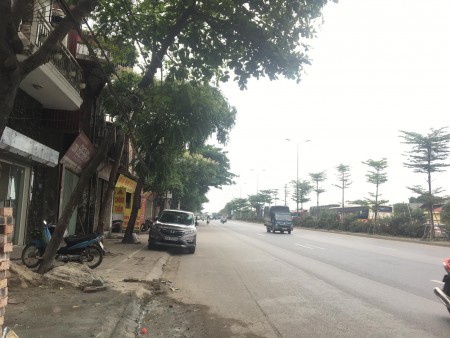 BÁN NHÀ THẠCH BÀN, LONG BIÊN MẶT TIỀN 5M VỈA HÈ 4M DT 36M2 NHỈNH 3 TỶ