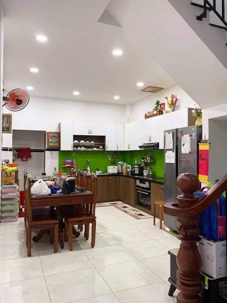 Bán Nhà Tân Phú 58m2 4 tầng HXH Giá 7,7 tỷ vườn lài
