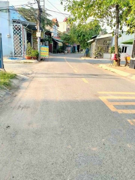 Chủ đất ra nước ngoài định cư, cần bán gấp miếng đất 75m2 tại Xuân Thới Sơn, 750Tr,shr.