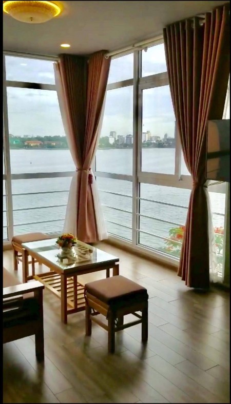 Chính chủ bán nhà mặt hồ tây , lô góc view tuyệt đẹp