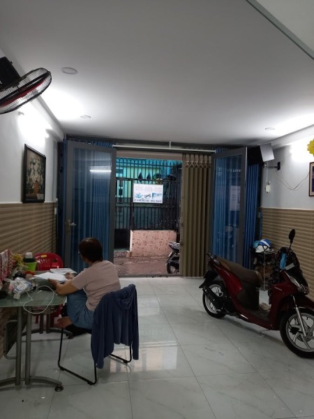 Bán nhà hẻm 4m Lạc Long Quân, Tân Bình, 43m2, 4 tỷ 9, cực hiếm