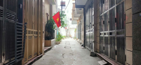 Cần tiền bán nhà, giá 4 tỷ ,có diện tích rộng 40 m2 , vị trí thuận lợi Đường Hoàng Mai, Hà Nội